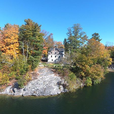 Lakehouse Inn Lee Bagian luar foto